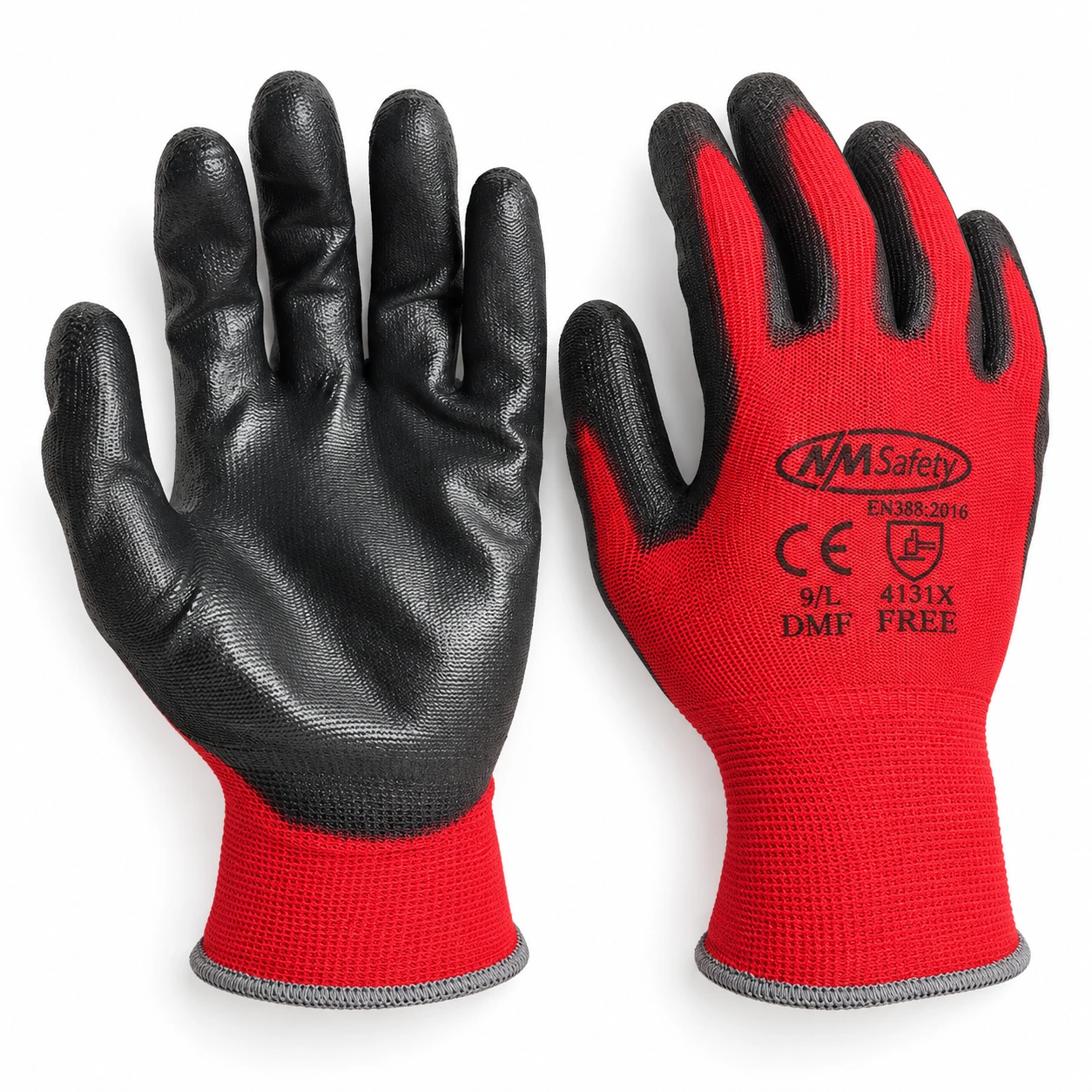 Gants enduits rouges sur fond blanc