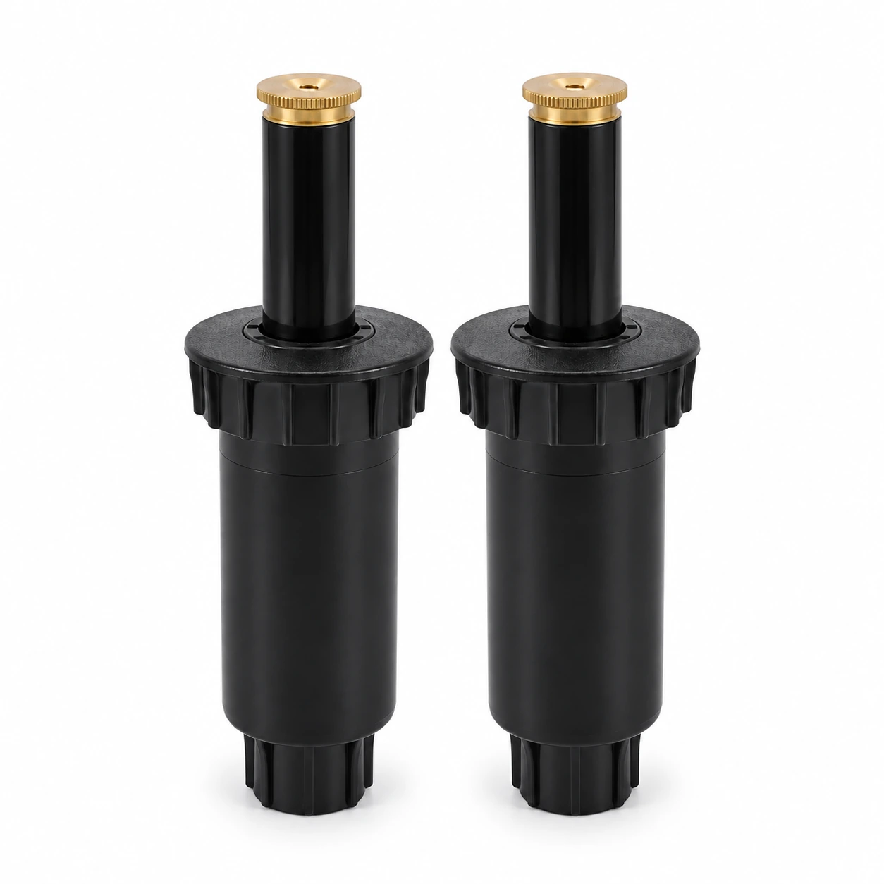 Deux arroseurs escamotables 360 degrés en ABS noir et buse en laiton sur fond blanc