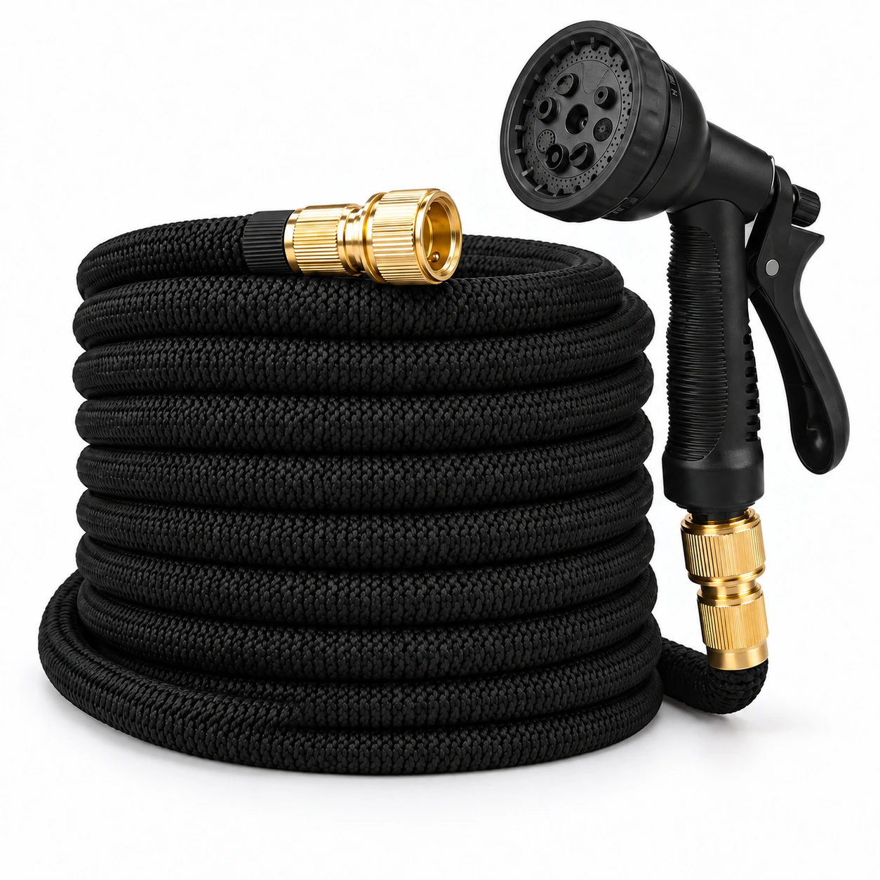 Tuyau noir et pistolet sur fond blanc